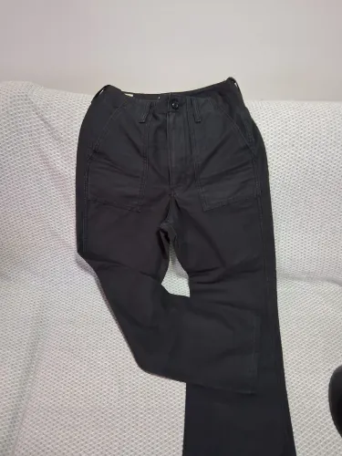 Calça  jeans preta levis feminina