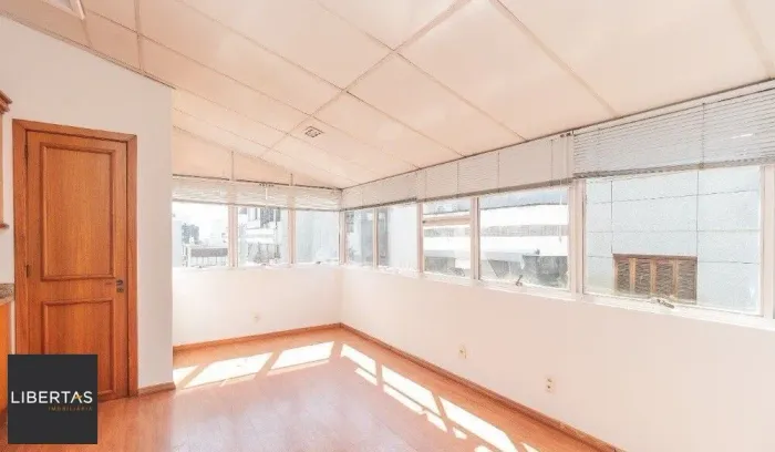 Apartamento 2 dormitórios para alugar São João Porto Alegre/RS
