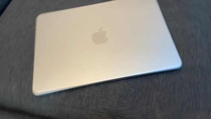 MAC BOOK NUNCA USADO A18 PRO ACEITO OFERTA