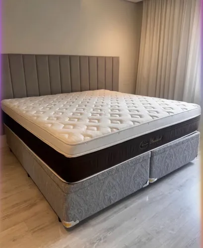 Cama Super King com Baú