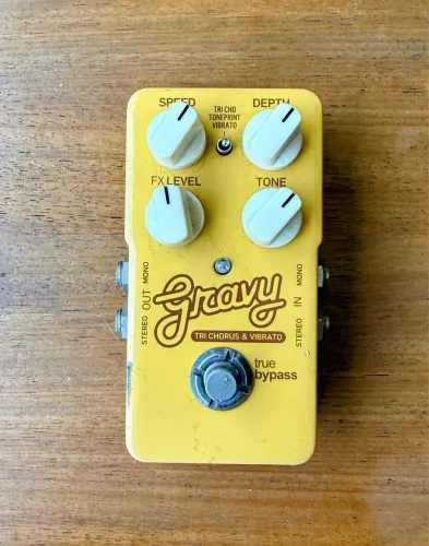 TC Electronic Gravy Tri Chorus & Vibrato TonePrint (estéreo) + caixa