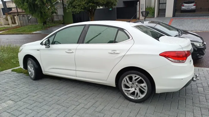 Citroen C4 Lounge Exclusive 1.6 Turbo 4P Aut. 2014