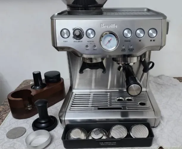 Cafeteira Espresso Breville BES870XL -  Barista Express 2L Inox