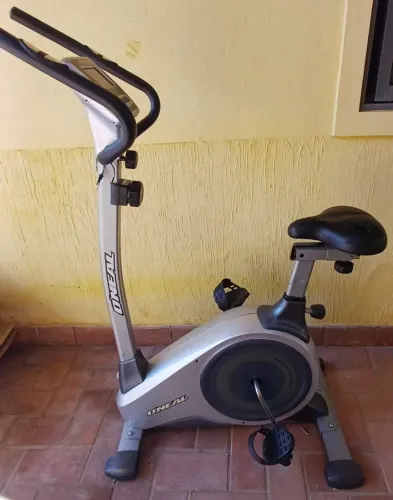 Bicicleta Ergometrica vertical marca ONEAL