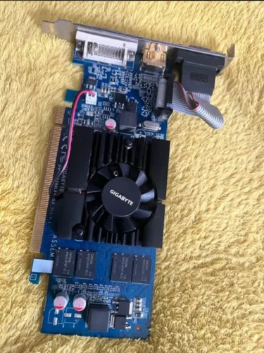 Placa de vídeo Nvidia GT210 1GB