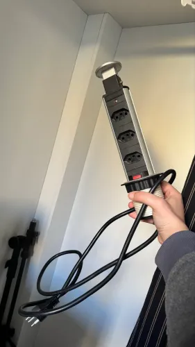 Vendo torre de tomada para bancadas