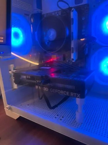 PC GAMER - RTX 5050 - 16GB RAM - RYZEN 5600GT