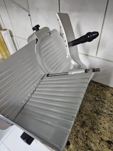 Maquina de fatiar frios