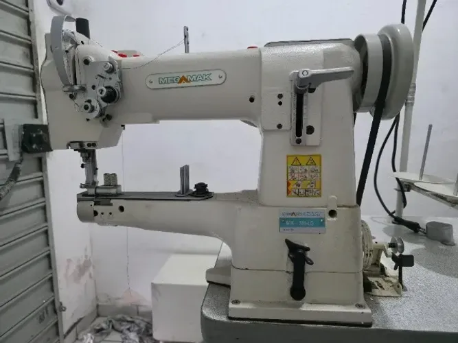 Máquina de Costura Yamata 4500rpm com Lubrificação Automática - Parcialmente Desmontada