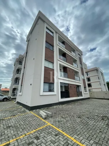 Apartamento disponível para locação e venda com dois dormitórios, vaga de garagem e churra