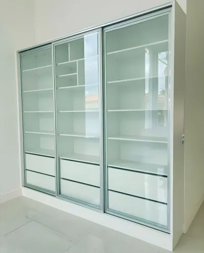 Guarda Roupas Com Portas De Correr Transparentes L 2.10 M