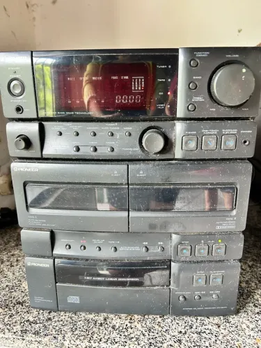 Som Pioneer Vintage 3 em 1 funcionando perfeitamente ?