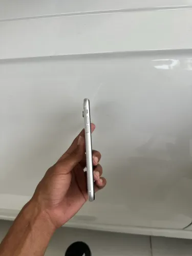 iPhone XR- 128gb