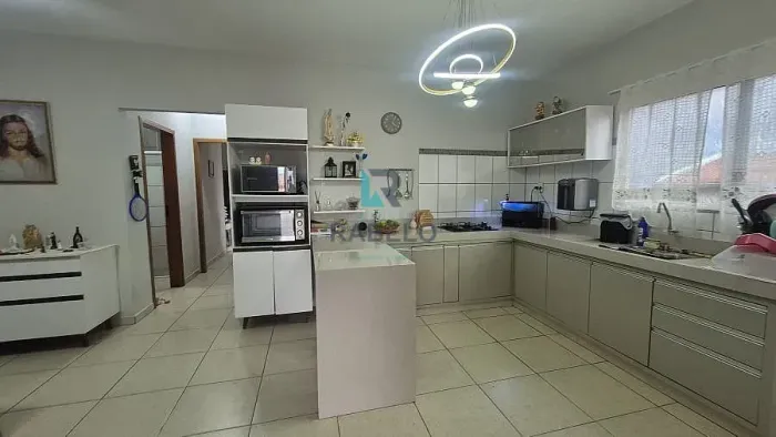 CASA ASSOBRADADA À VENDA NO BAIRRO INDUSTRIAL LORENA/SP