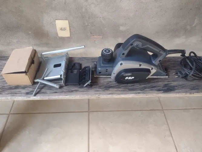 Plaina Makita modelo SSP 110v.
