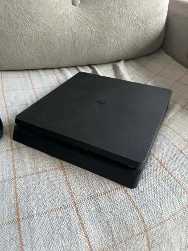PlayStation 4 Slim (importado)