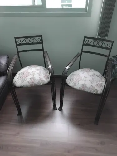 Cadeira de Metal com Estampa Super Novas tenho Duas