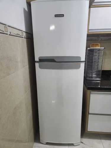 Geladeira Continental Frost Free modelo TC44 (394 litros) muito bem conservada .