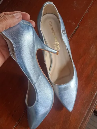 Escarpin original semi nova.comprado nos EUA 