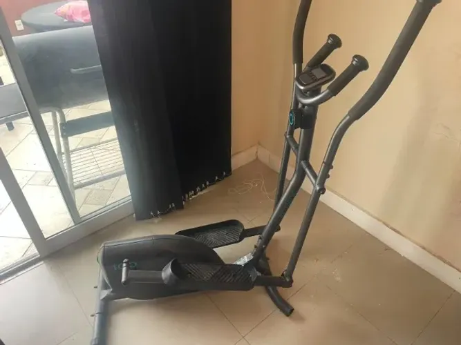 Elíptico Conservado para Exercício em Casa