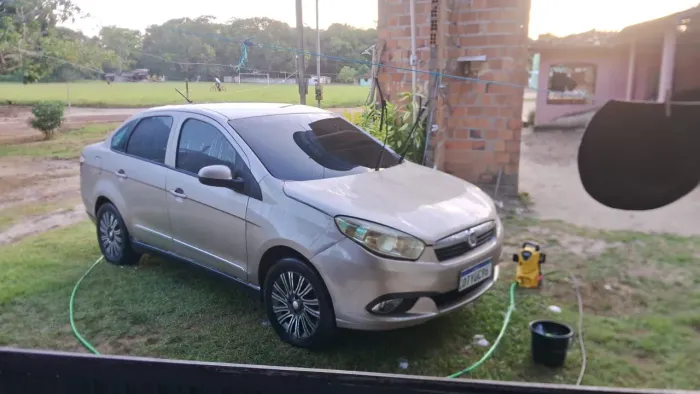 Fiat Grand Siena Essence 1.6 Flex 16V 2015