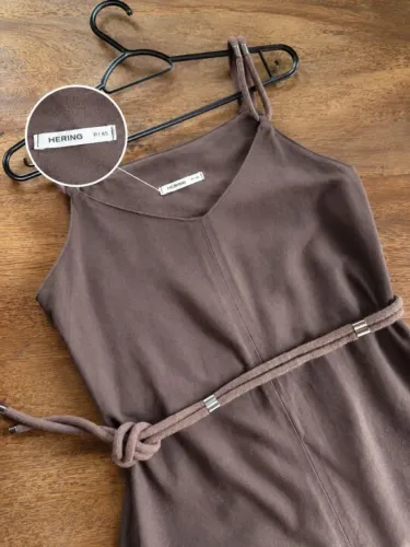 ? Vestido Longo Feminino Elegante Marrom | Leve, Moderno e Confortável