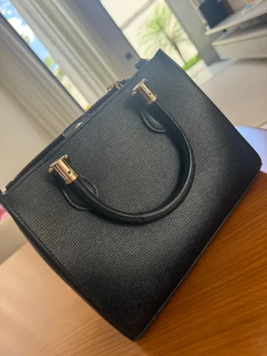 Vendo uma bolsa Shutz nova