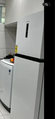 Geladeira Midea impecável