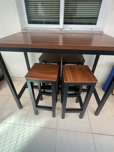 Mesa Bistrô 1,20 vs 1,00 ( altura ) com 4 banquetas
