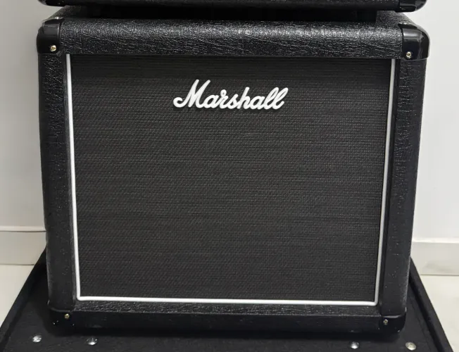 Vende-se gabinete Marshall MX112 (novo) nunca usado e ainda na caixa.