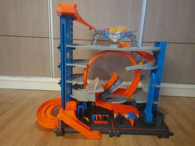 ? Hot Wheels Ultimate Garage Original Mattel ?