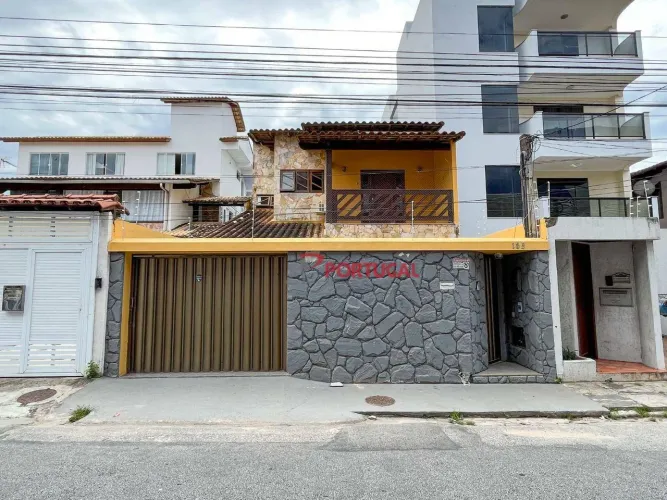 Casa com 3 dormitórios para alugar, 267 m² por R$ 5.120,00/mês - Riviera Fluminense - Maca