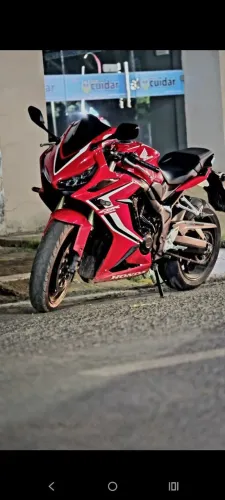 Honda CBR 650R Vermelha 2021. WJ Veículos.