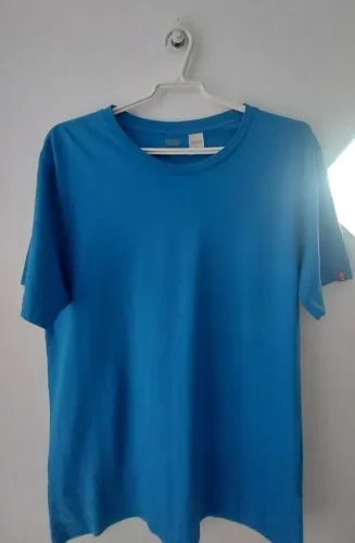 ?CAMISETA DE MANGA CURTA AZUL LEVI'S  TAMANHO G ?
