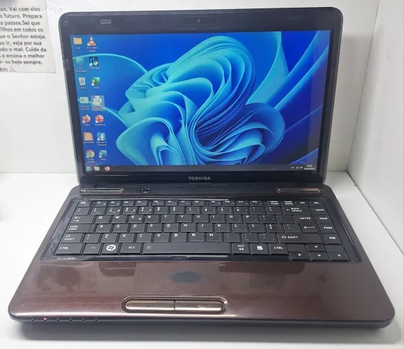 Notebook Toshiba para estudos vídeos aulas 4GB de memória ram Windows 10 64bits!!