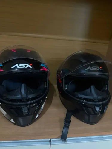 VENDO 2 CAPACETES ASX CASAL - Masculino 61/62 e Feminino 53/54 - Bem Conservados
