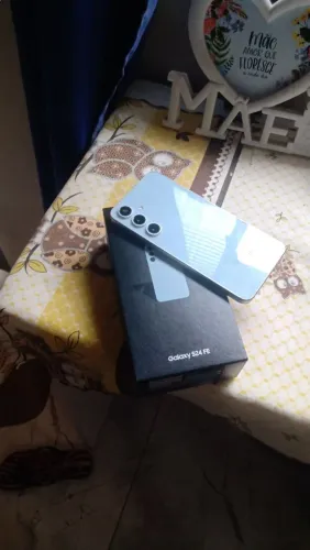 Vendo Galaxy S24 com caixa e nota