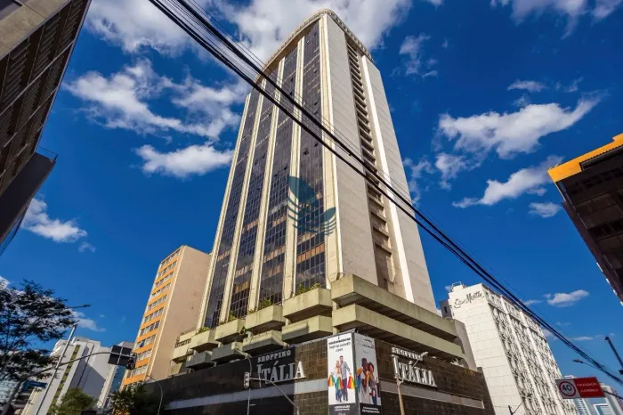 Sala comercial para comprar no Shopping Itália - Centro de Curitiba
