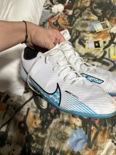 Chuteira Nike 43