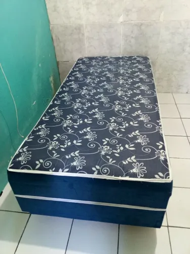 Vendo cama de solteiro única dona bem conservado despachar logo 