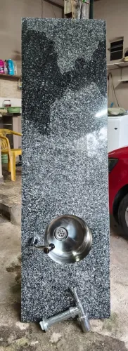 Apoio Bancada Granito com Pia para Churrasqueira