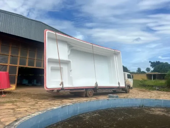 PISCINA DE 9X4X1,40 COM SPA E PRAINHA - AQUECIDA