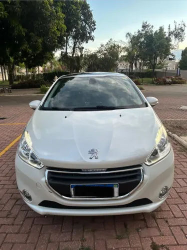 Peugeot 208 Griffe 1.6 Flex 16V 5P Mec. 2014