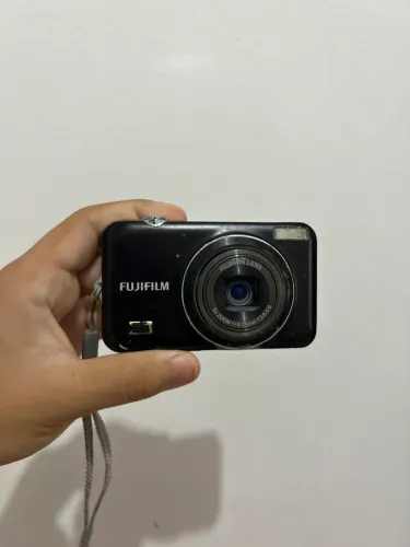 VENDE-SE CYBER SHOT FUJIFILM 14 MEGAPIXELS