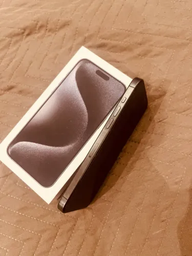 iPhone 15 pro max 256 GB titânio natural - caixa e cabo original 