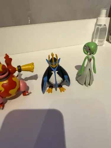 3 Minifiguras Pokémon 