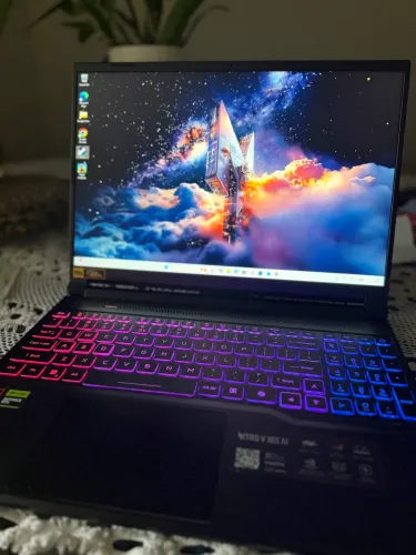 Nootbook gamer Acer Nitro V 16S AI RTX 5070