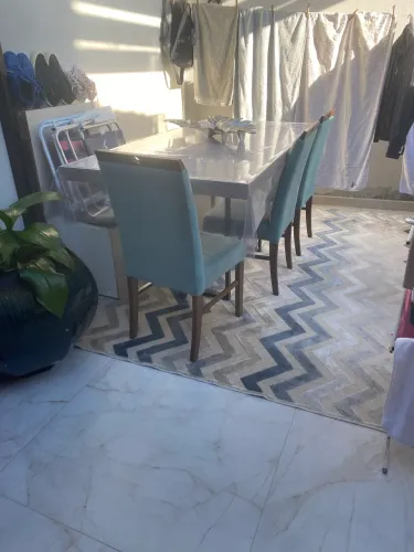 Mesa de Jantar com tampo em MDF