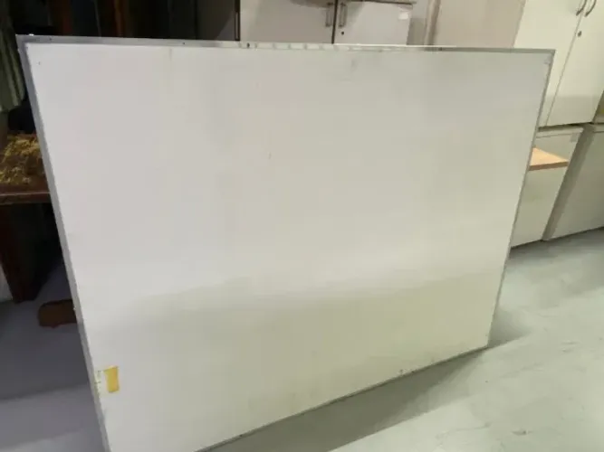 Lousa Branca com Detalhe na Lateral- No estado