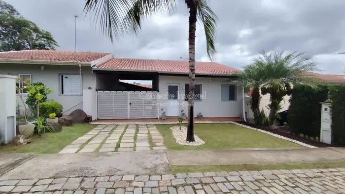 Casa em Condomínio com Piscina, Área Gourmet, Ar-Condicionado, Energia Solar, Segurança e